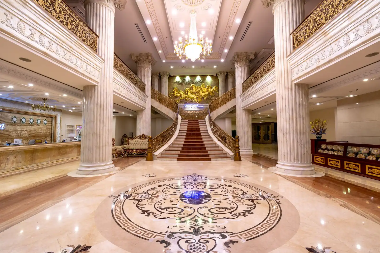 Virellangrandestate  interior
